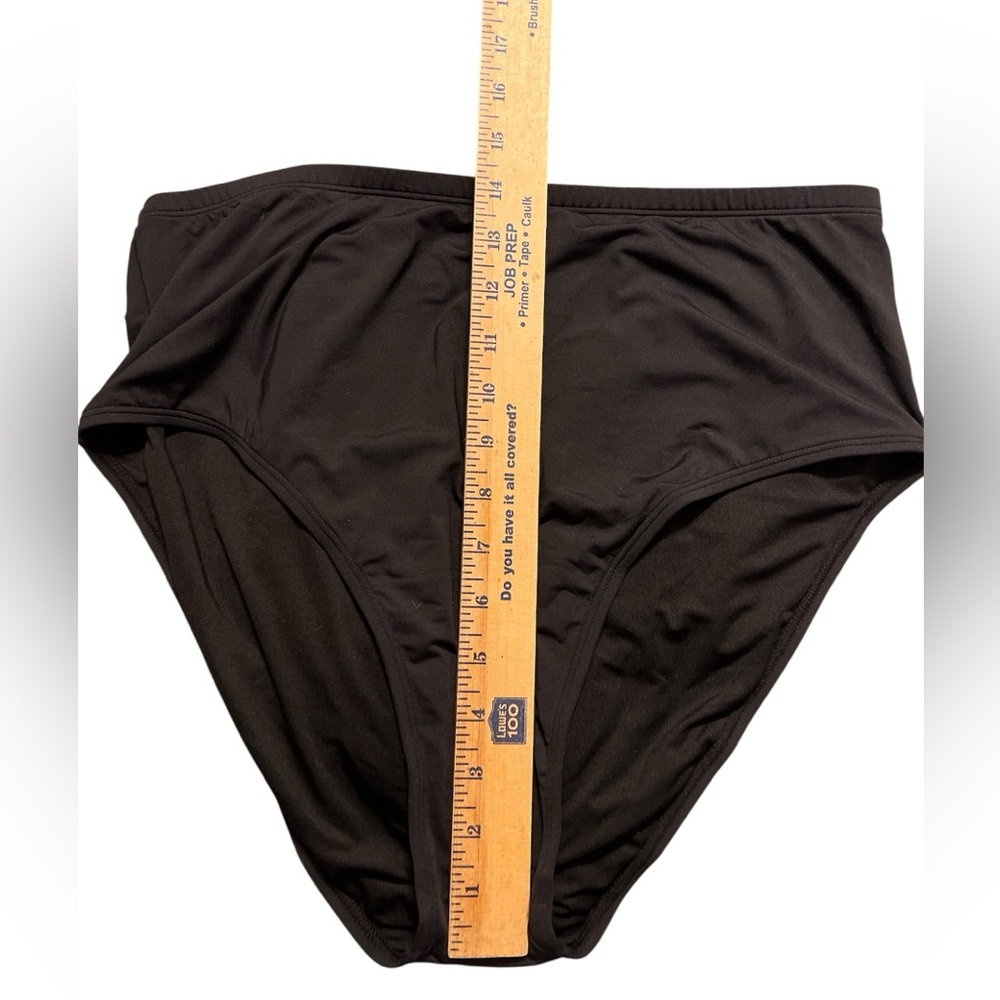 NWOT Black High Waist Swimsuit Bottoms Waist 30 Bathing suit bottoms has stretch